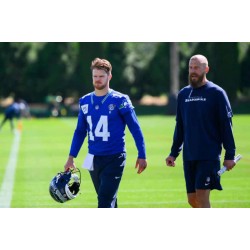 Varios jugadores defensivos de los Seattle Seahawks han abandonado el equipo Varios jugadores defensivos de los Seattle Seahawks han abandonado el equipo